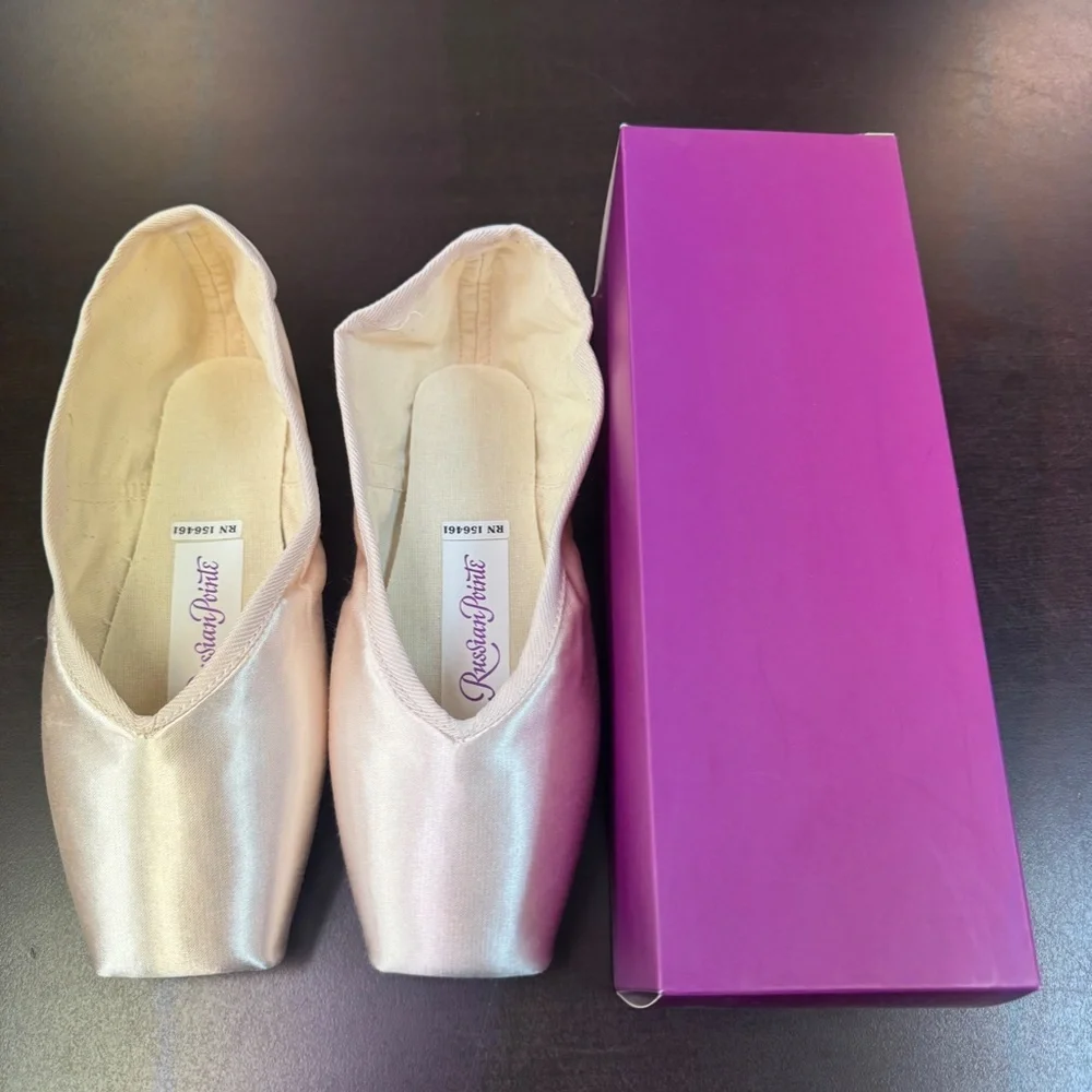 Russian Pointe Saphir V-Cut Pointe Shoes - Picture 2 of 4